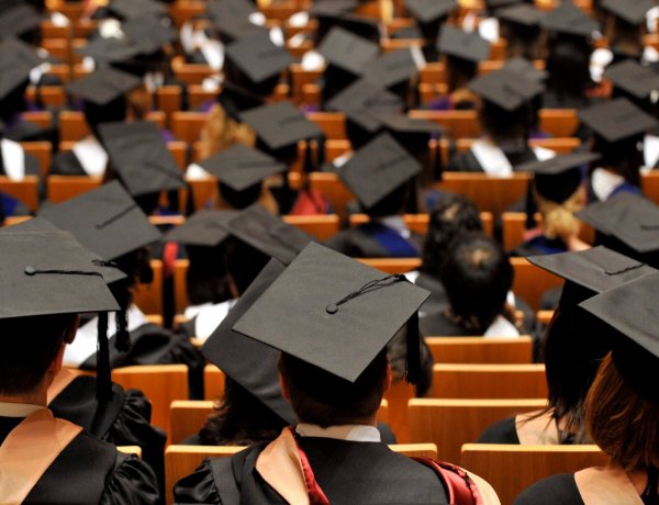 Több mint százezer új diplomást hozott a nyelvvizsgamentesség