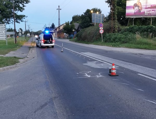 Felborult egy motoros a Rákóczi utcán, a rendőrség vizsgálja a baleset körülményeit