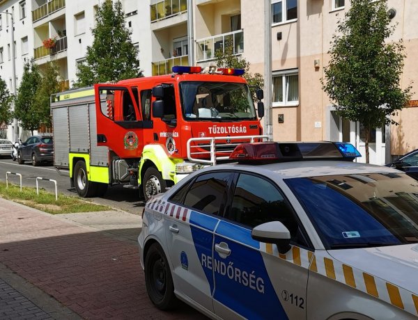 Ajtónyitáshoz kérték a tűzoltók segítségét az Iskola utcán  