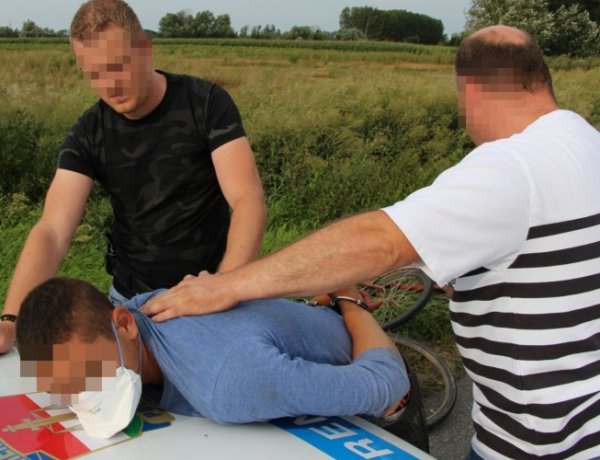 Dombrádon rabolt ki egy idősebb férfit – A rendőrök két órán belül elfogták