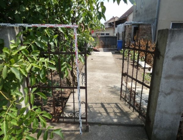 A rendőrök elfogták a betöréssel gyanúsítható dögei férfiakat