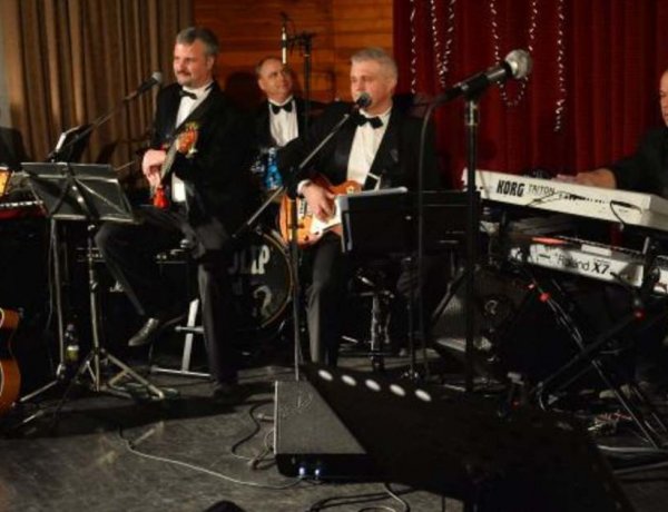 Tessék választani! Régi slágerek csendülnek fel a Városmajori Művelődési Házban!