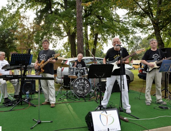 Micsoda időutazás! Nosztalgia volt a javából a Kaland Old Rock együttessel! 