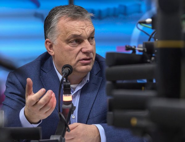 Orbán Viktor: köhögve és lázasan senki ne menjen emberek közé!
