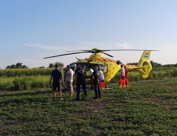 Álló autónak ment a biciklis Demecserben – Mentőhelikopter szállította kórházba