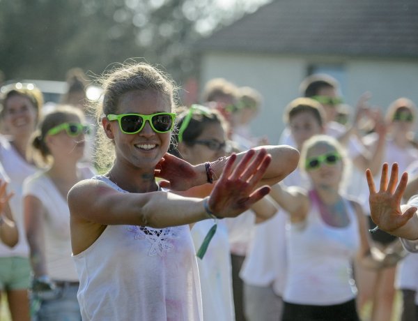 A felsőoktatási intézmények többsége megtartja a gólyatáborát
