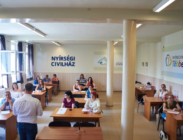 Elkezdődtek az ingyenes képzések – Középpontban a nők munkába állásának segítése
