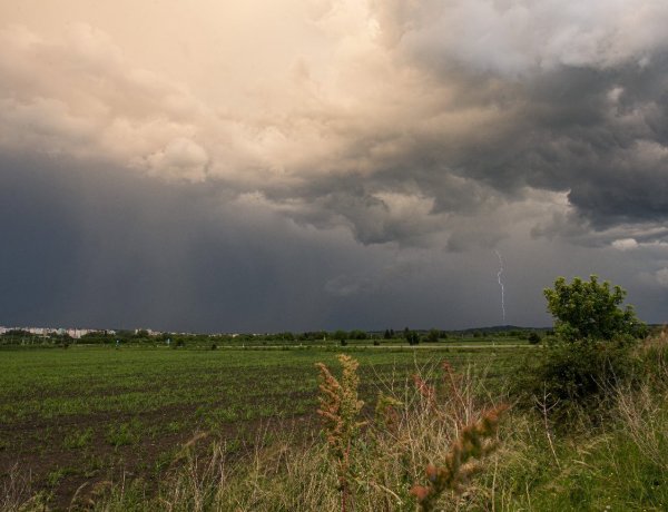Országos Meteorológiai Szolgálat: az ország egyik felén napsütés, a másikon eső várható