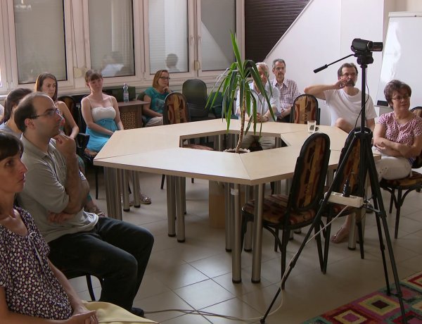 Izraelita anyakönyvek – Családi hagyományok, névadási szokások