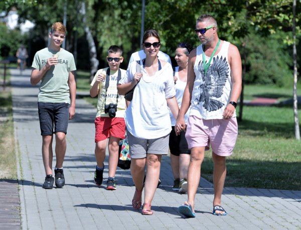 Vakáció Nyíregyházán! - Ellepik a turisták Sóstót idén nyáron is!