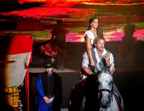 Nyíregyházán először a Nemzeti Lovas Színház, Pintér Tiborral a Timpex Arénában!