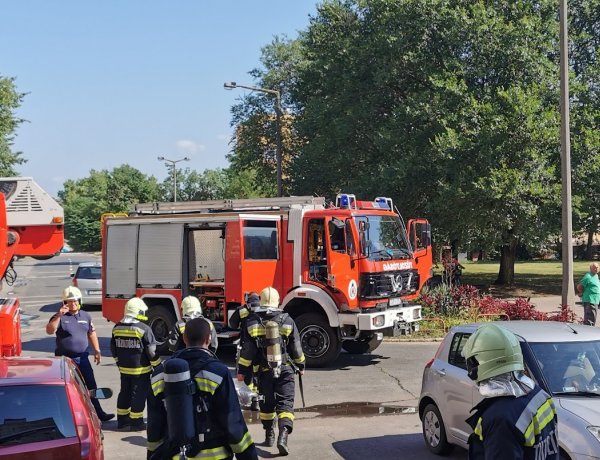 Kapcsolószekrény izzott egy társasházban az Ungvár sétányon 