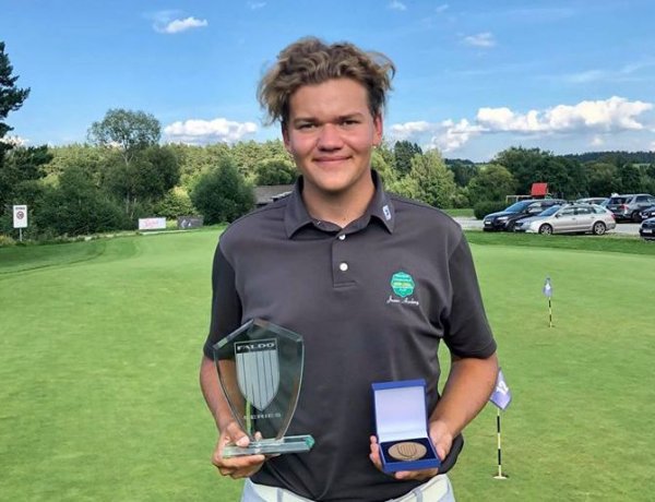 Irány Dubai - Závaczki Bálint golfozó kvalifikálta magát a világdöntőre! 