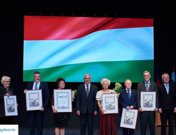 Átadták az idei életműdíjakat, valamint a Nyíregyháza Város Díszpolgára címet