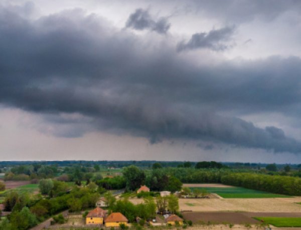 Hőségre, zivatarokra és felhőszakadásra adott ki figyelmeztetést az OMSZ