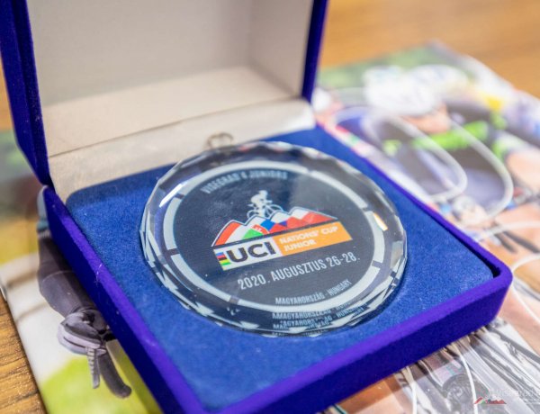 Rajtol a Visegrad 4 Juniors kerékpárverseny                       