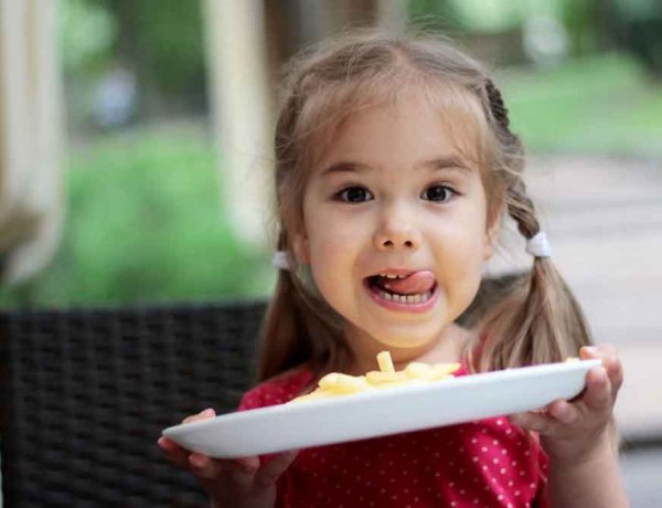 A karantén alatt a gyerekek 40 százaléka többet evett a megszokottnál