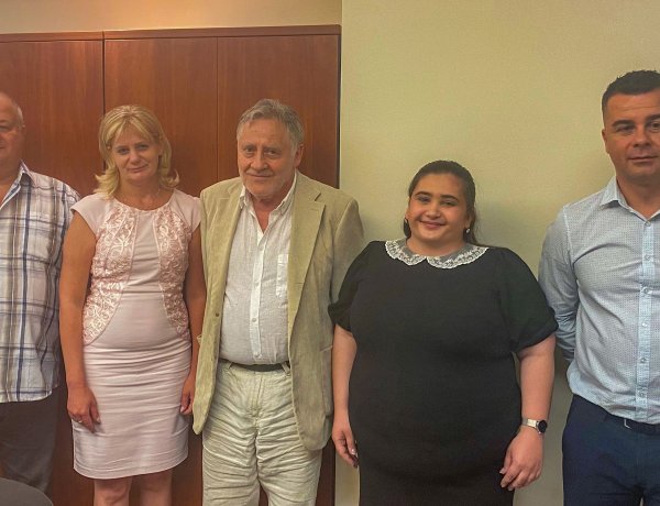 Életműdíj Mucsi Zoltánnak – Bezárt a VIDOR                                