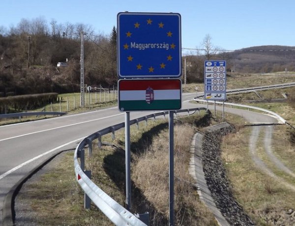 Életbe léptek a szigorított határvédelmi intézkedések Magyarországon