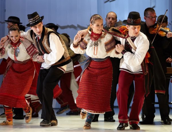 Megidézett Kárpátalja a Magyar Állami Népi Együttes előadásában 