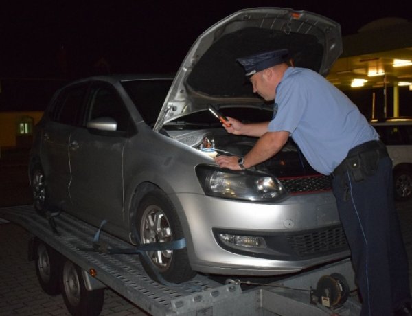 Körözött autó a csengersimai határátkelőhelyen              
