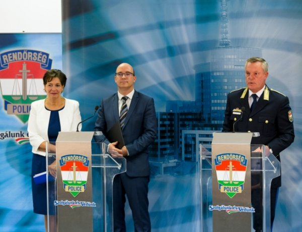 Szeptembertől szolgálatban – Munkába álltak az iskolaőrök      