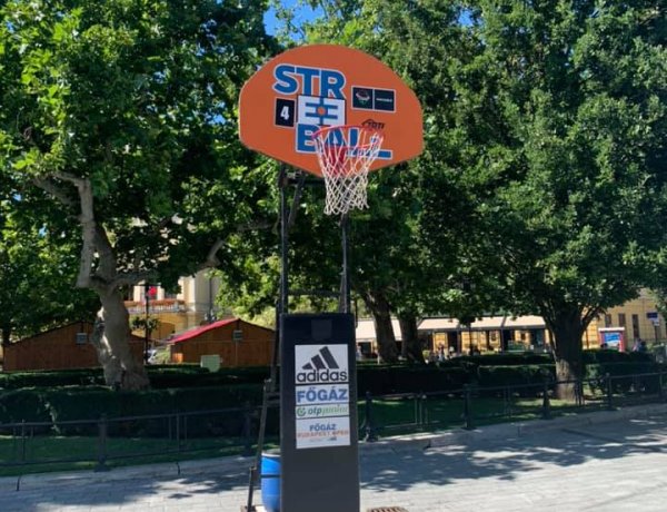 Szombaton Streetball a belvárosban - Már készülnek a pályák a Kossuth téren