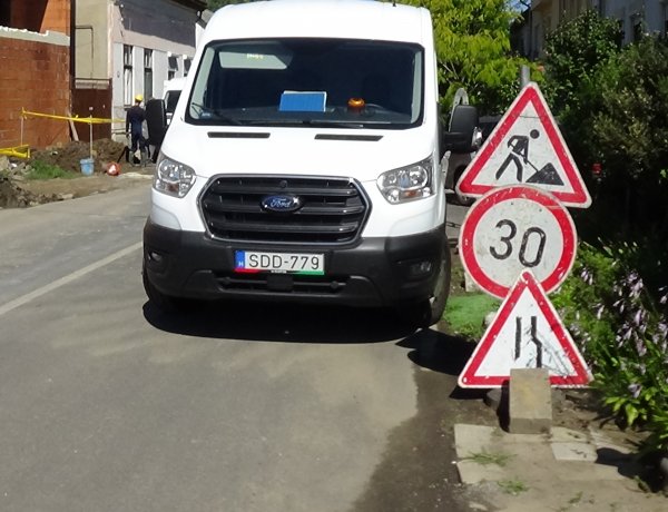 Munkálatok a Géza utcán – Útszűkületre és sebességkorlátozásra kell számítani