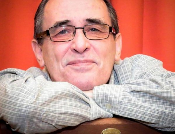 Illyés Péter előadóművész önálló estje a Móricz Zsigmond könyvtárban