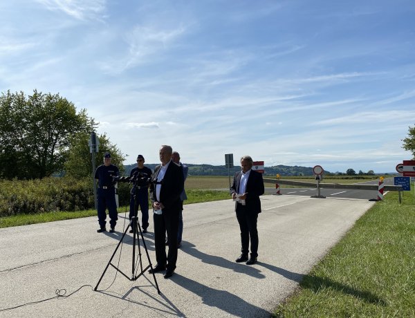 Kontrát: két idősávban megnyitják a pinkamindszenti átkelőt 