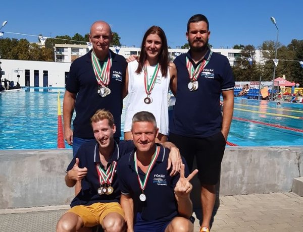 Csongrádon a Fókák - Több éremmel tértek haza a szenior úszók a versenyről
