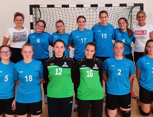 Győzelemmel kezdtek a kézis lányok - Túl az első bajnokin a Sportcentrum