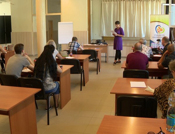 Folyamatosan zajlanak a képzések – Cél a nők munkába állásának segítése