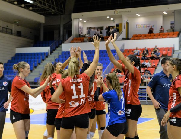 Hazai győzelemmel indult a Fatum Kupa női röplabda torna Nyíregyházán