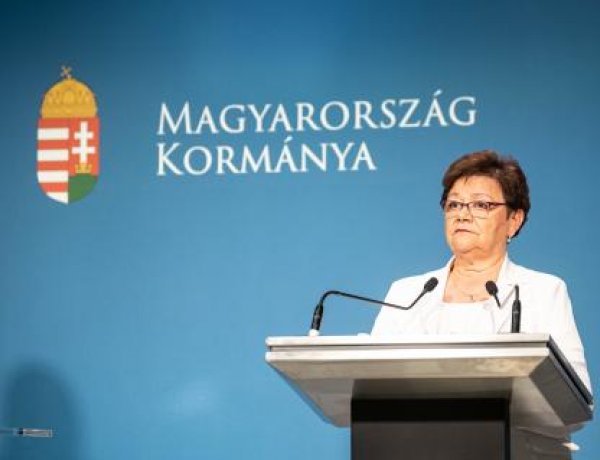 Országos tisztifőorvos: most a fiatal korosztályt érinti elsősorban a járvány