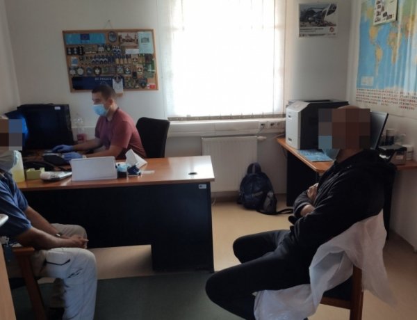 Embercsempészek őrizetben: kihallgatták és őrizetbe vették a két férfit