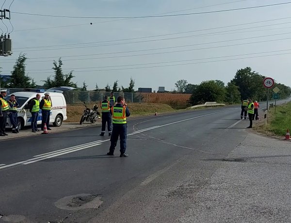 Júliusban történt halálos baleset rekonstrukcióját végezték vasárnap a 36-os főútvonalon