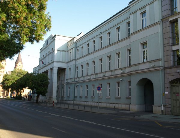 Újabb védelmi intézkedések a megye bíróságain                    