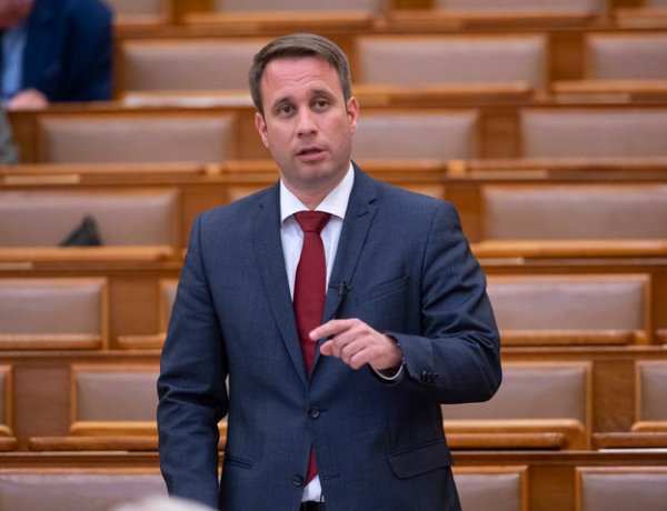 Dömötör Csaba: elhúzódó, többfrontos küzdelemre kell felkészülni