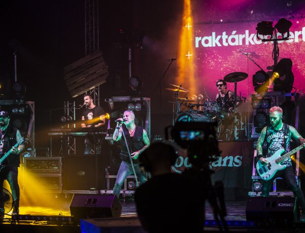 Koncertélmény otthon – Raktárkoncert a könnyűzenei ipar támogatására