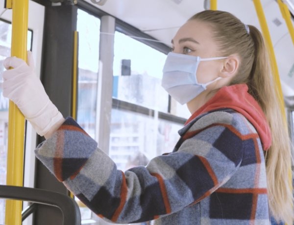 Két nap alatt 57 utast figyelmeztettek maszkviselésre buszon, 16-ot kizártak az utazásból