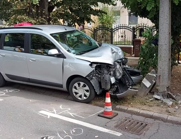Tragikus baleset a Fészek utcán – Hiába próbálták újraéleszteni a sofőrt, nem élte túl