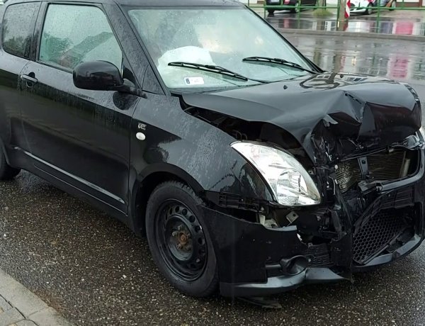 Jelentős anyagi kárral járó baleset történt a Kállói úton   