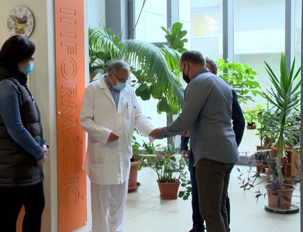 Közel másfél millió forint adományt kapott az Onkológiai Osztály 