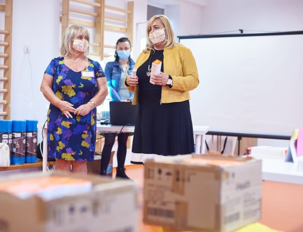 Kötelező lázmérés az óvodákban – Minden bejárathoz kaptak hőmérőt az intézmények