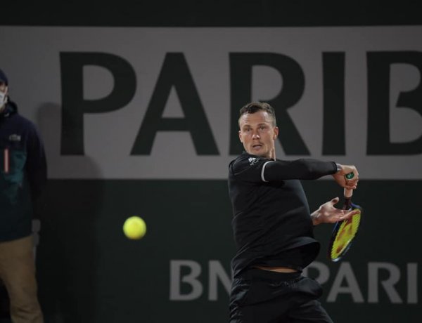 Újabb győzelem - Fucsovics Márton spanyol ellenfelét is legyőzte Párizsban