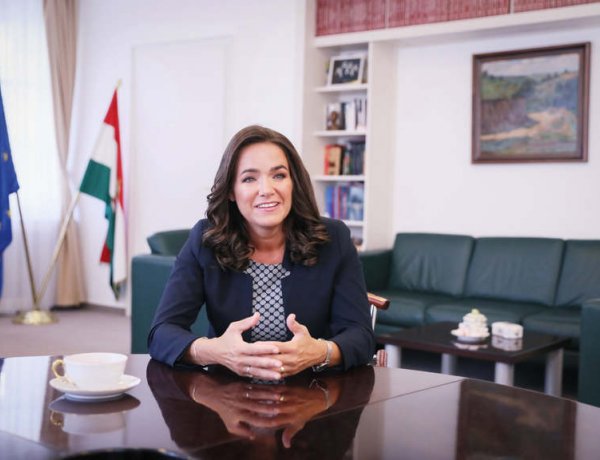 Novák Katalin: meg kell őrizni a családok életszínvonalát   