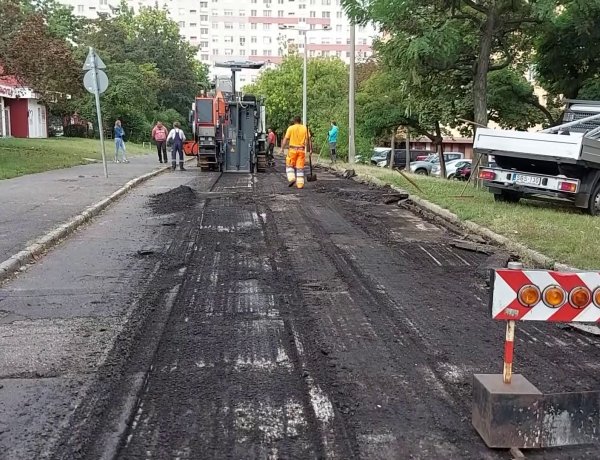Megkezdődött az Ungvár sétány felé vezető útszakaszon az útfelmarás a Jósavárosban