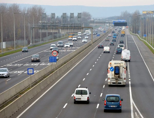 Magyar Közút: november végéig megújul az M3-as               