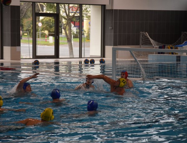 Teljes hazai siker - Az Aqua SE bajnoki meccseken avatta fel az új uszodát